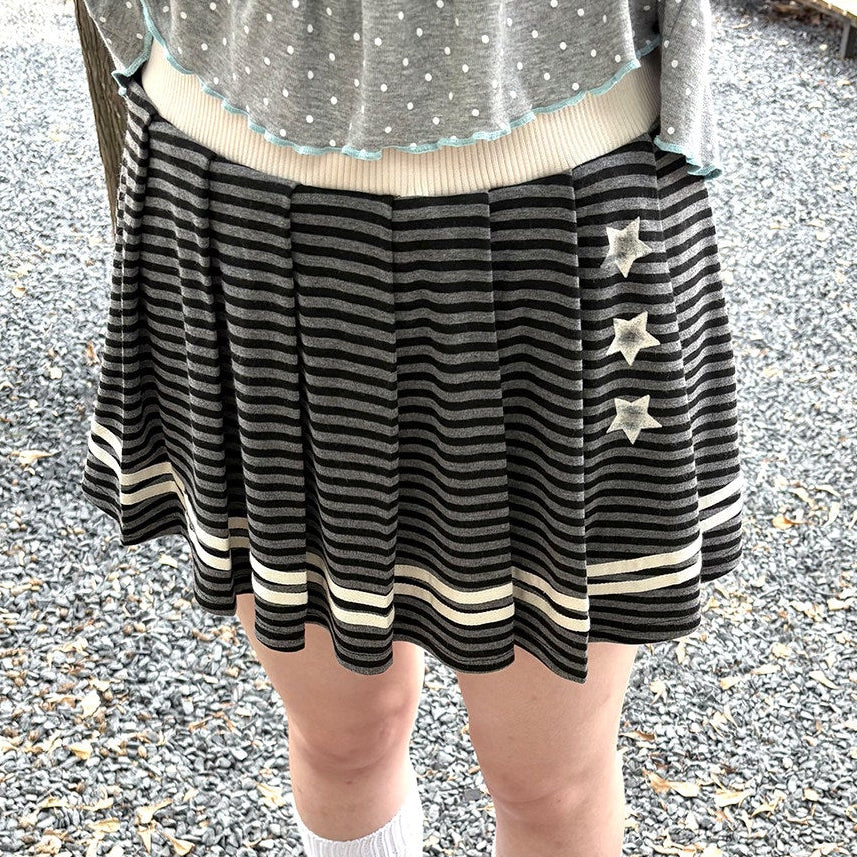 Star Print Pleated Striped Short Skirt
