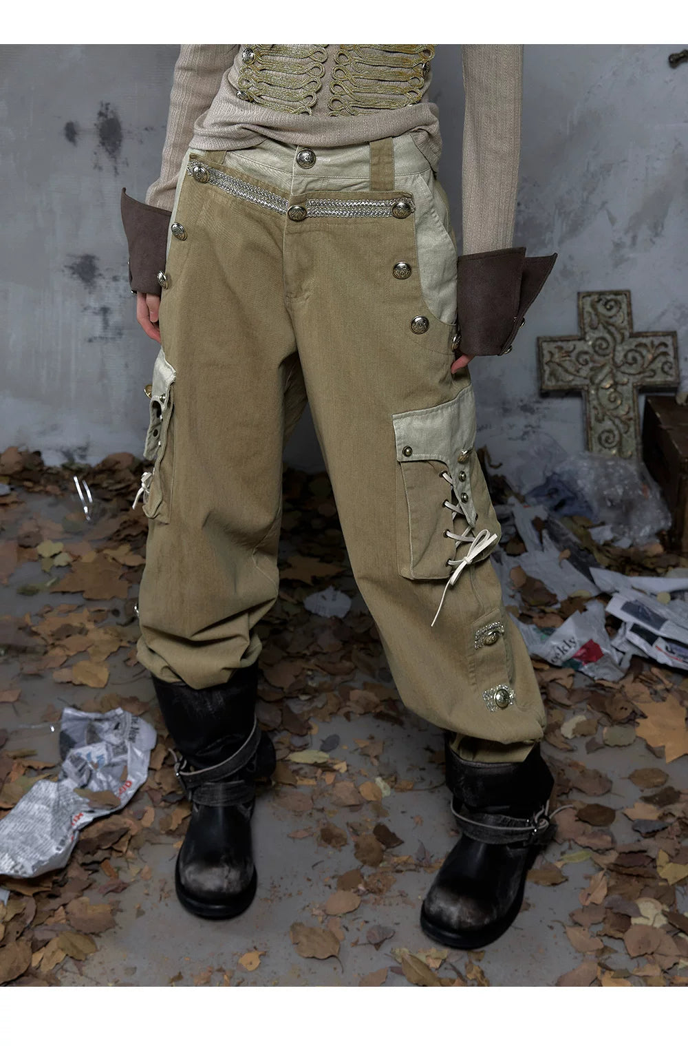 Panel Design Multi-Pocket Tapered Pants