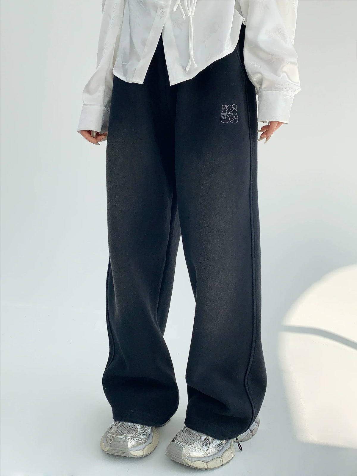 Washed Wide-Leg Straight Sweatpants