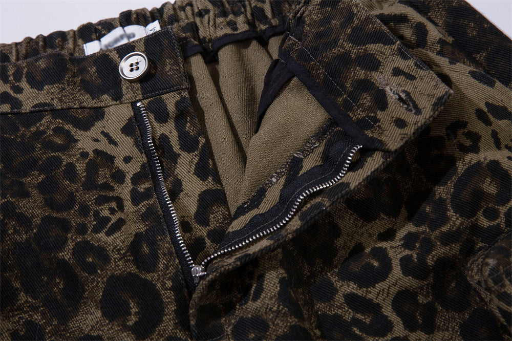 Cargo-Shorts mit Leopardenmuster