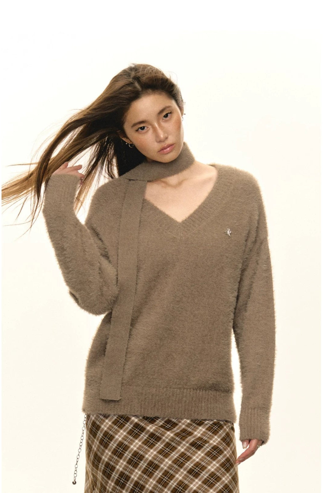 V-Neck Knit Sweater With Scarf