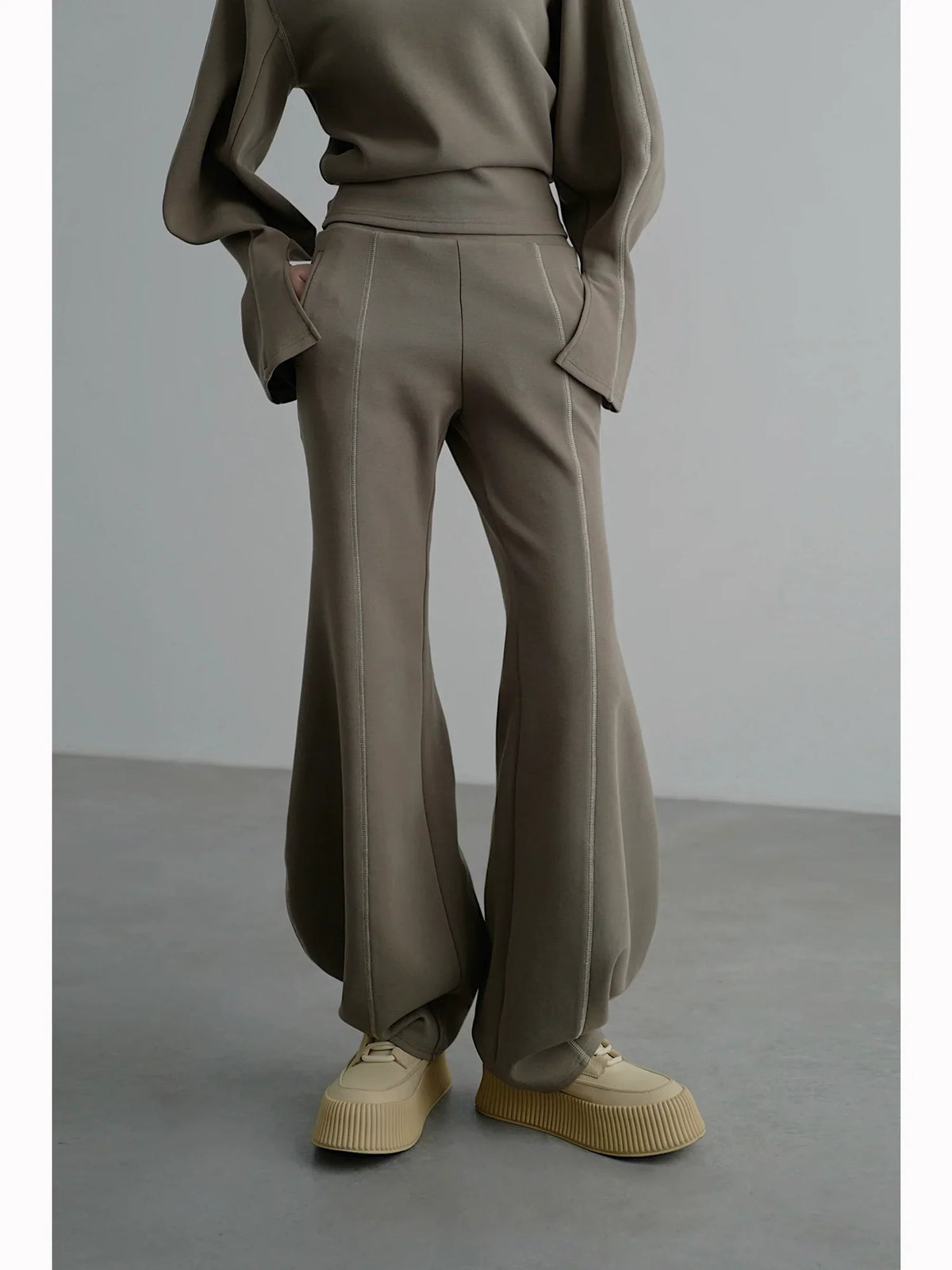 Pantalon de jogging à ourlet ballon et ligne centrale