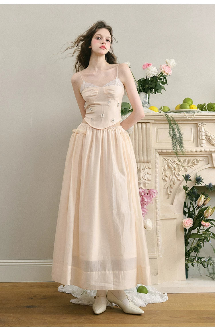 Ensemble caraco en dentelle et jupe longue