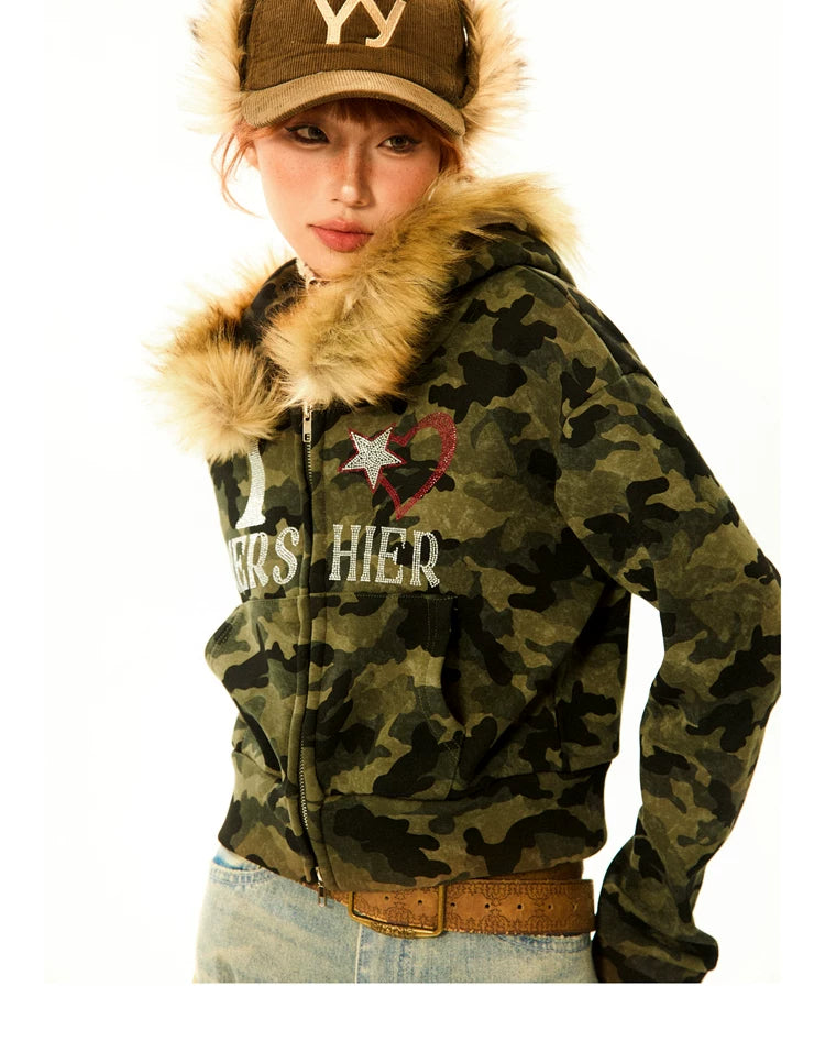 Camouflage Fake Fur Trim Star Patch Zipper Hooded Jacket
