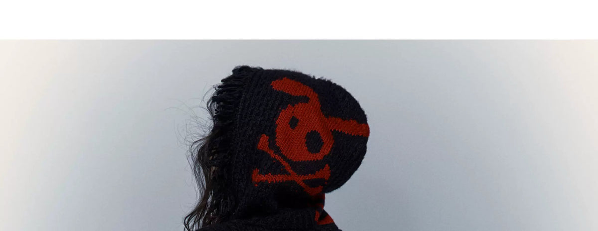 Skull Print Stripe Oversize Knit Hoodie