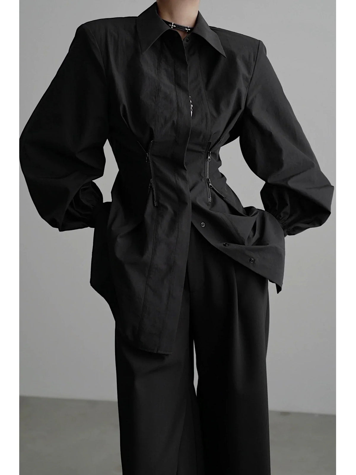 Chemise longue à taille cintrée et fermeture éclair