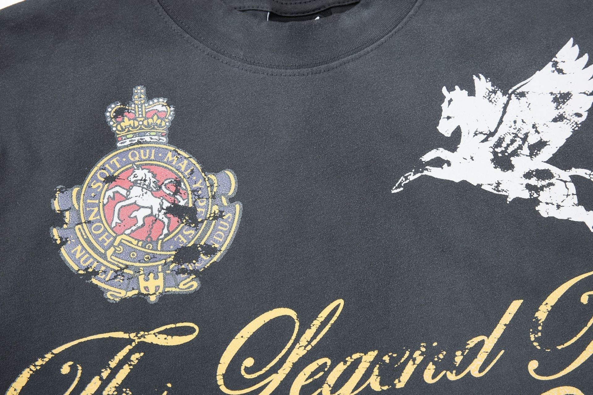 Washed Damage Badge Short Sleeve T-Shirt