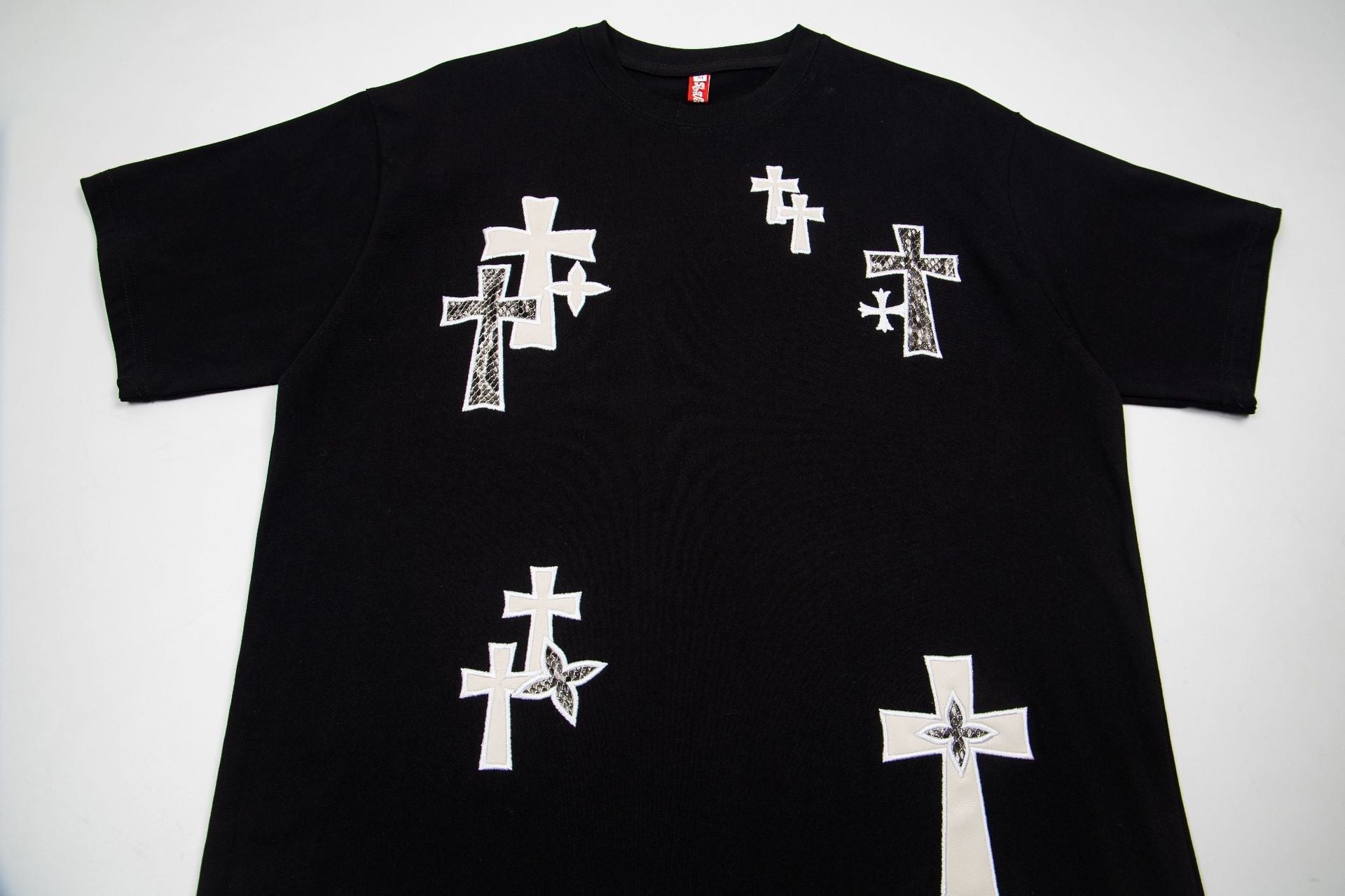 Cotton Cross Applique Embroidery Short Sleeve T-Shirt