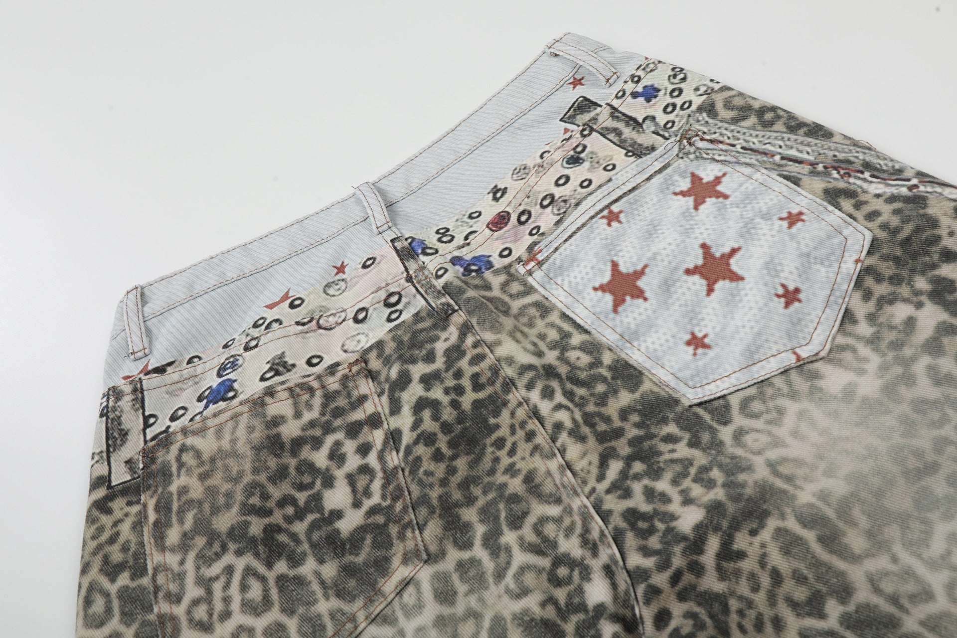 Allover Leopard Print Wide Leg Short Denim Jeans