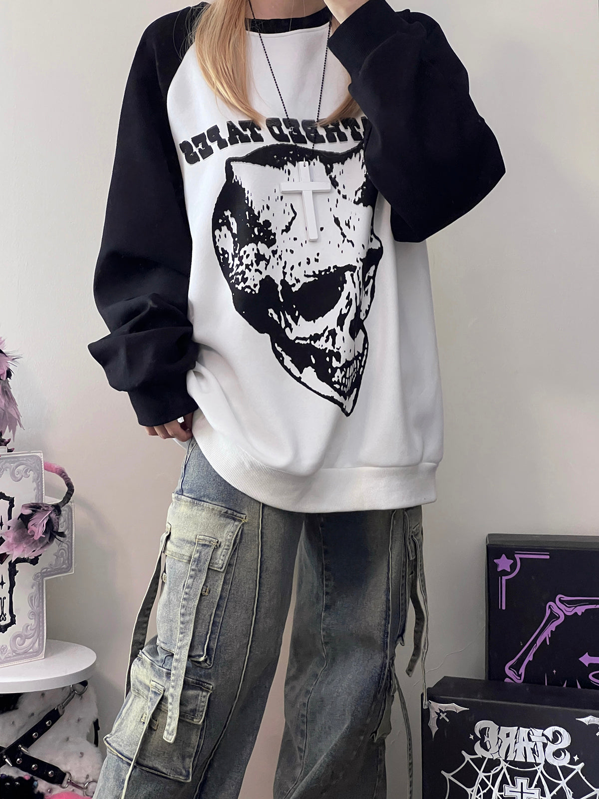 Skull Print Oversize Raglan Sleeve Sweatshirt