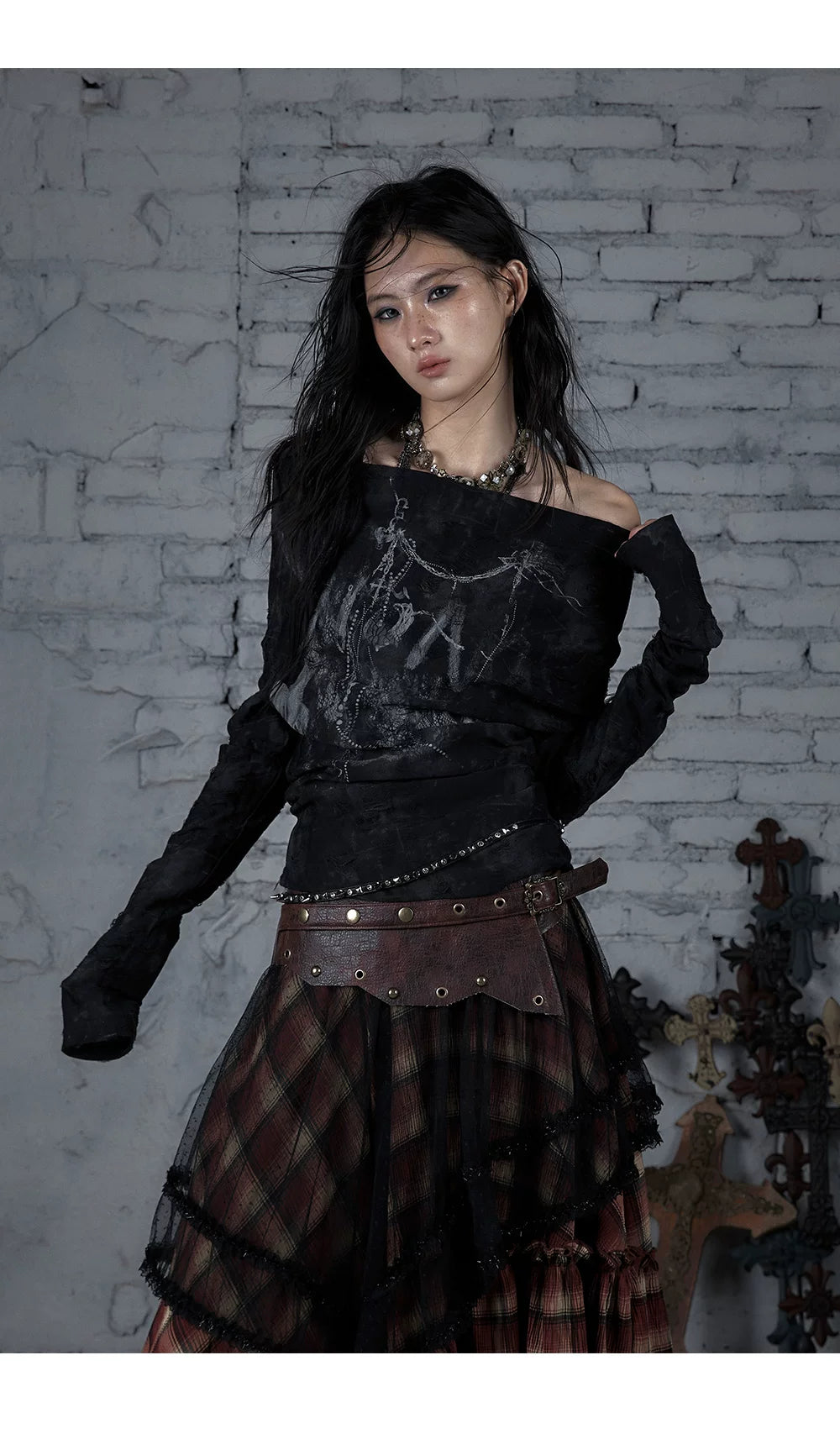 Off-Shoulder Print Slim Fit Long Sleeve T-Shirt