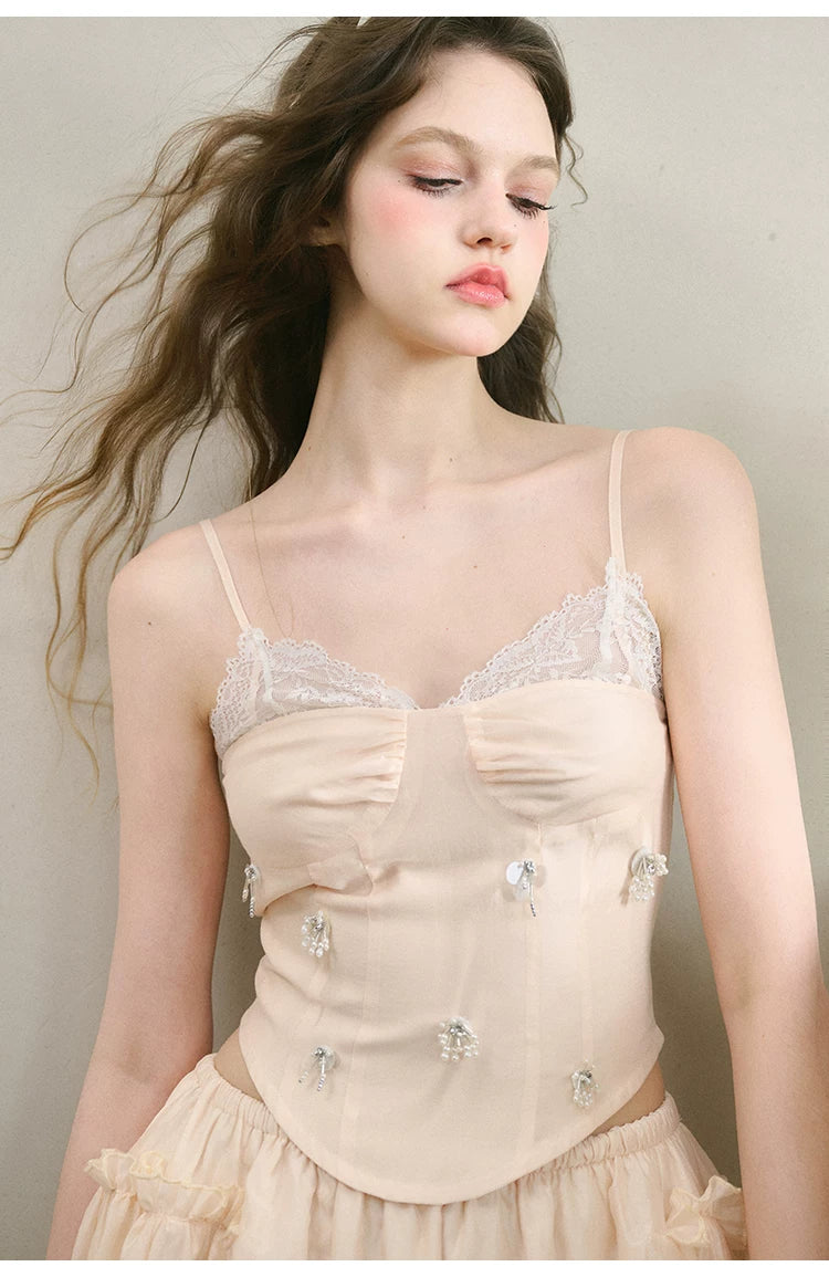 Ensemble caraco en dentelle et jupe longue