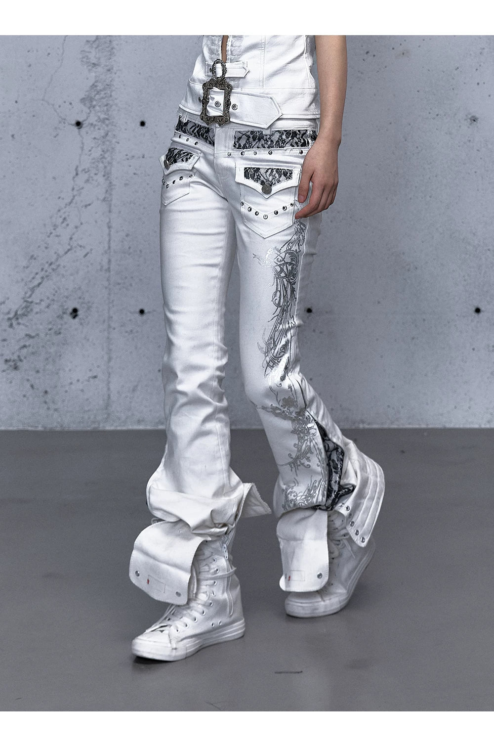 Embroidery Low Rise Straight Denim Jeans
