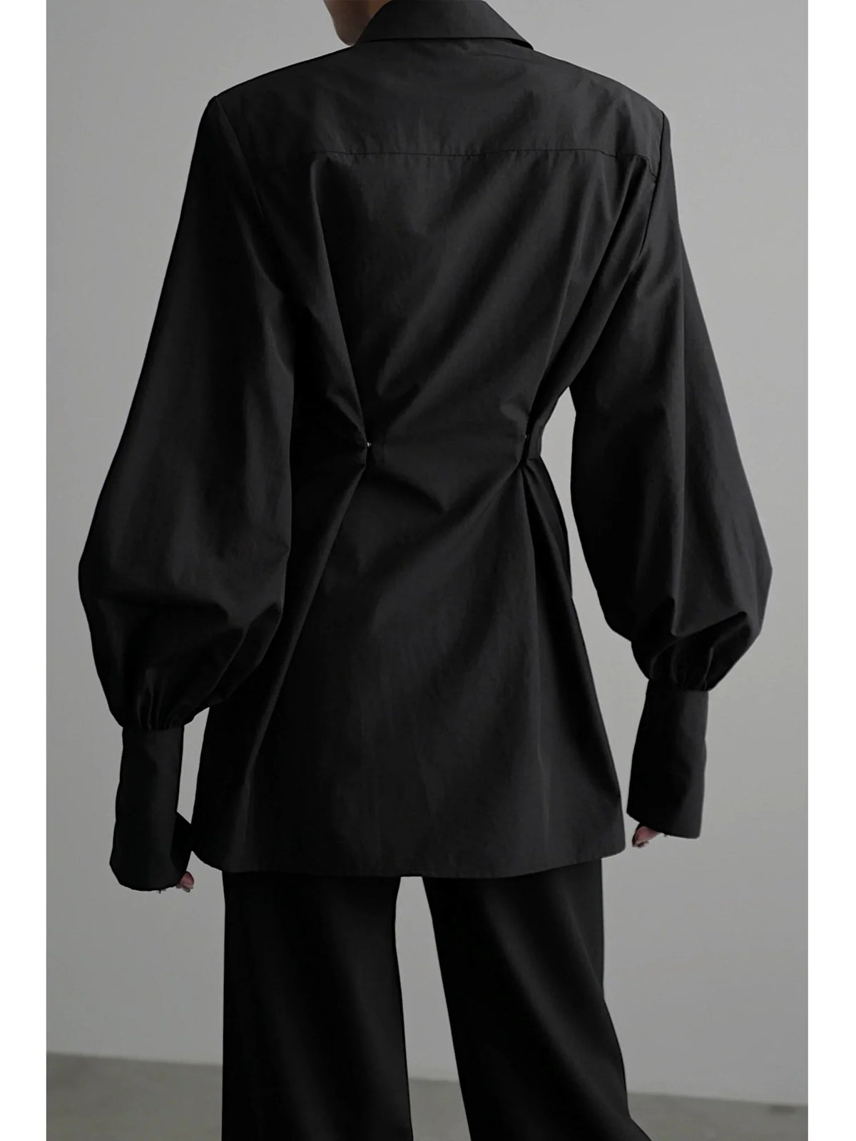 Chemise longue à taille cintrée et fermeture éclair