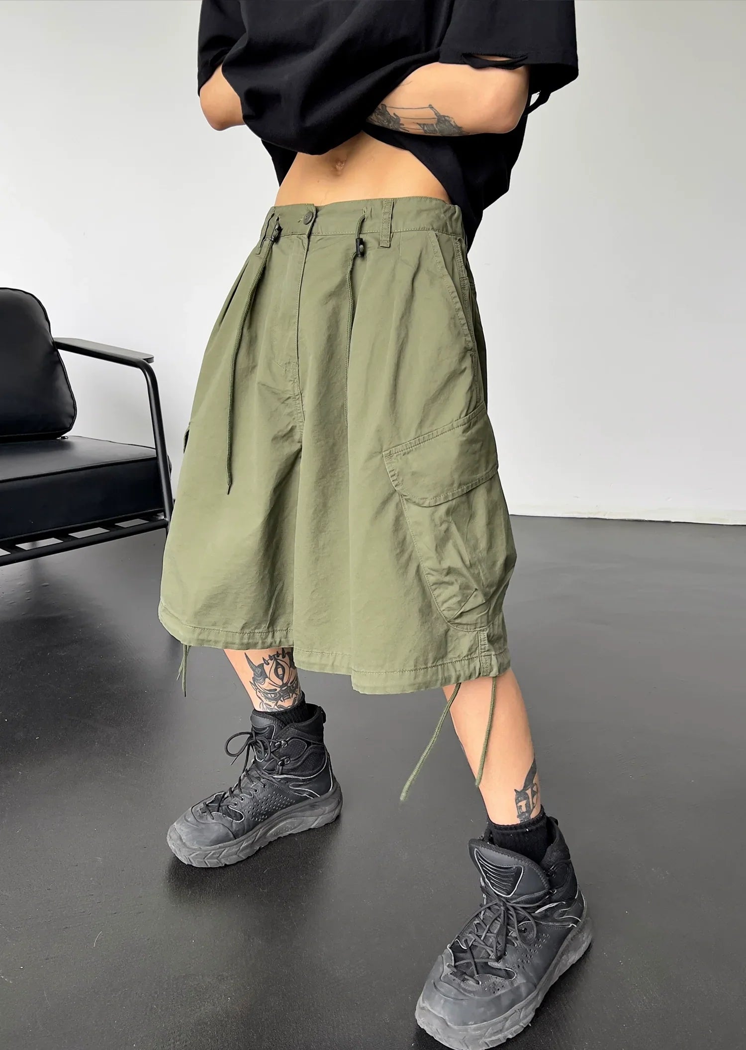 Large Pocket Workwear Wide Leg Short Pants