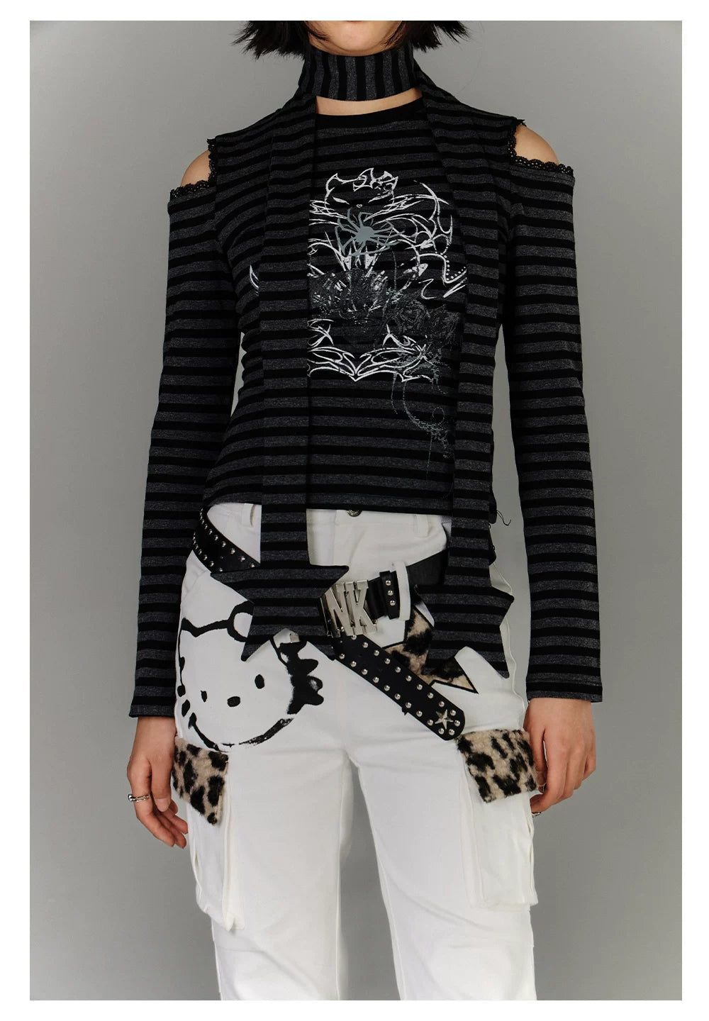 Stripe Graphic Print Cutout High-Neck Long Sleeve T-Shirt & Stripe Star Scarf