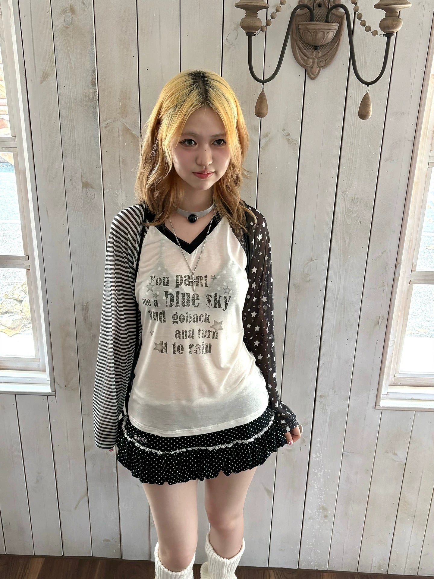 Star Contrast V-Neck Long Sleeve T-Shirt