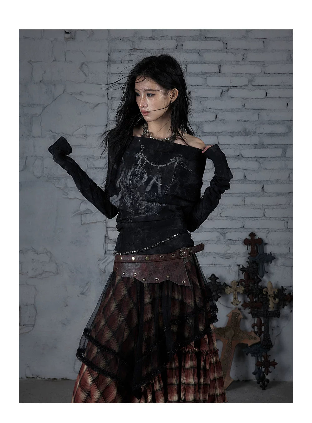 Off-Shoulder Print Slim Fit Long Sleeve T-Shirt