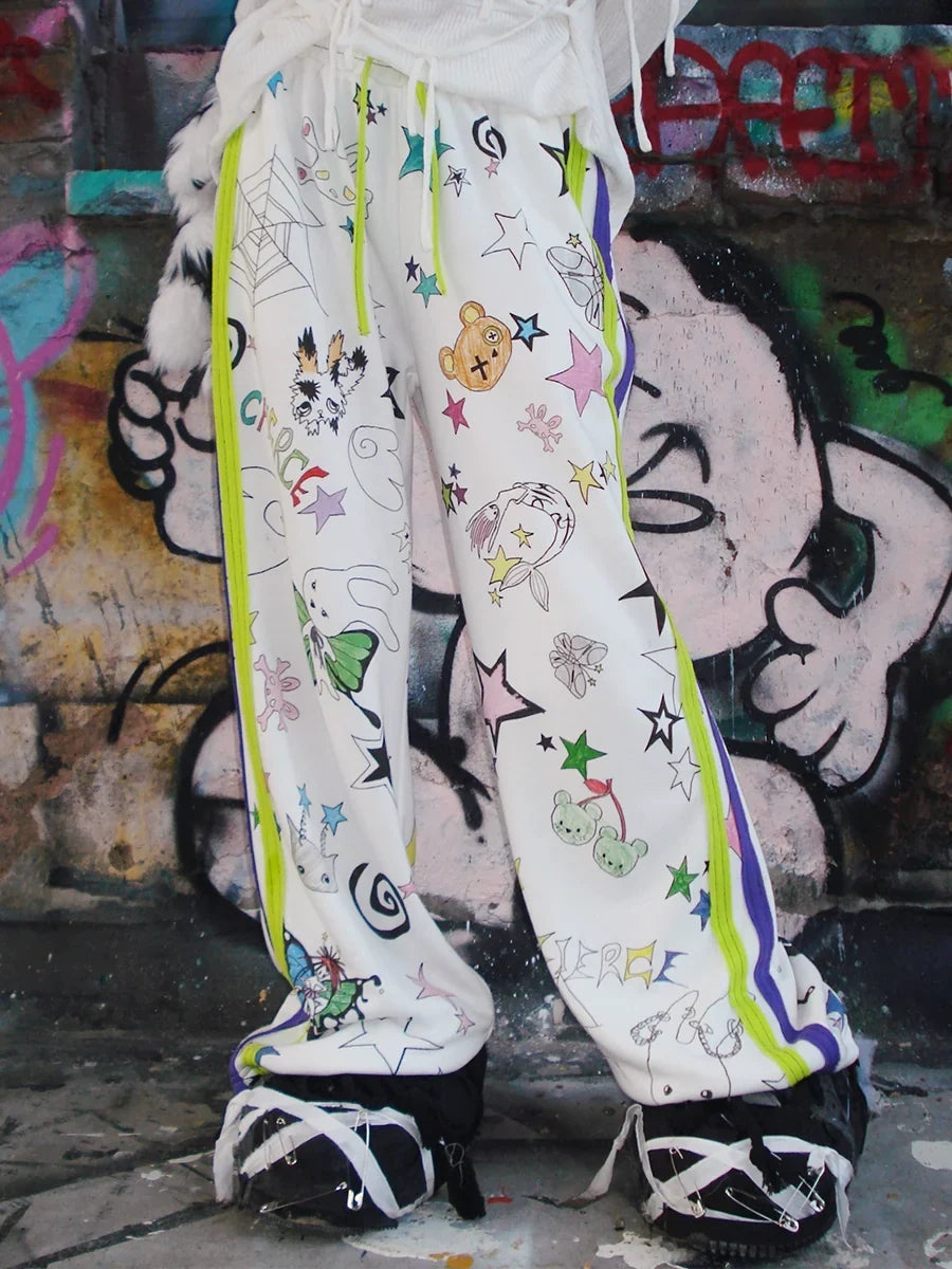 Pantalones de chándal con estampado de grafiti