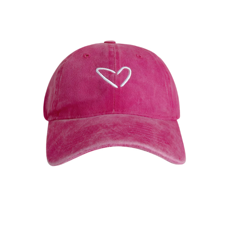 Gorra con corazón bordado