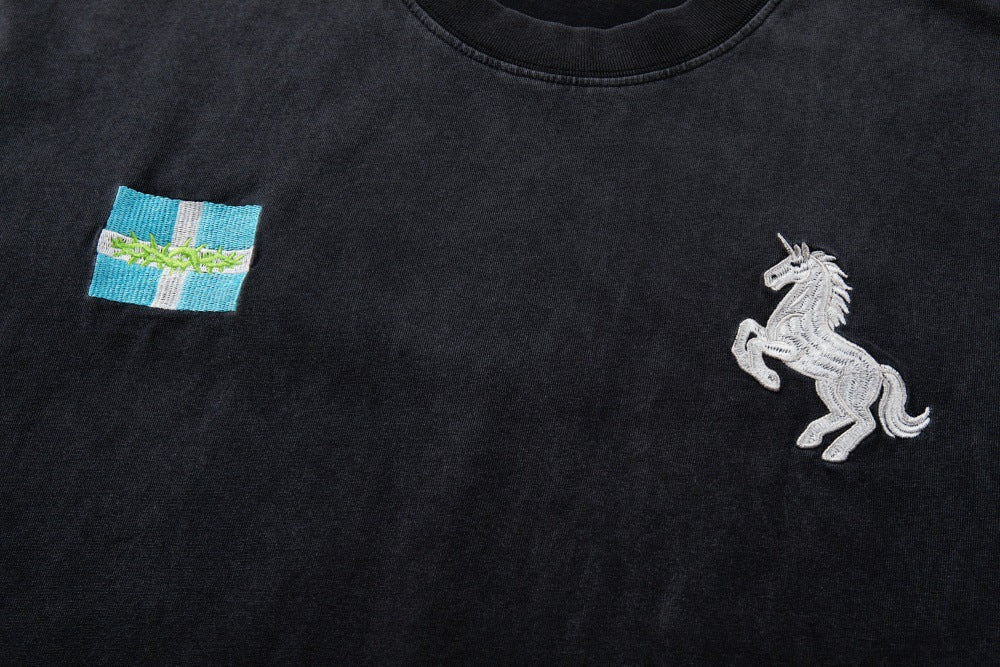 Verblasstes Einhorn-Rundhalst-Shirt