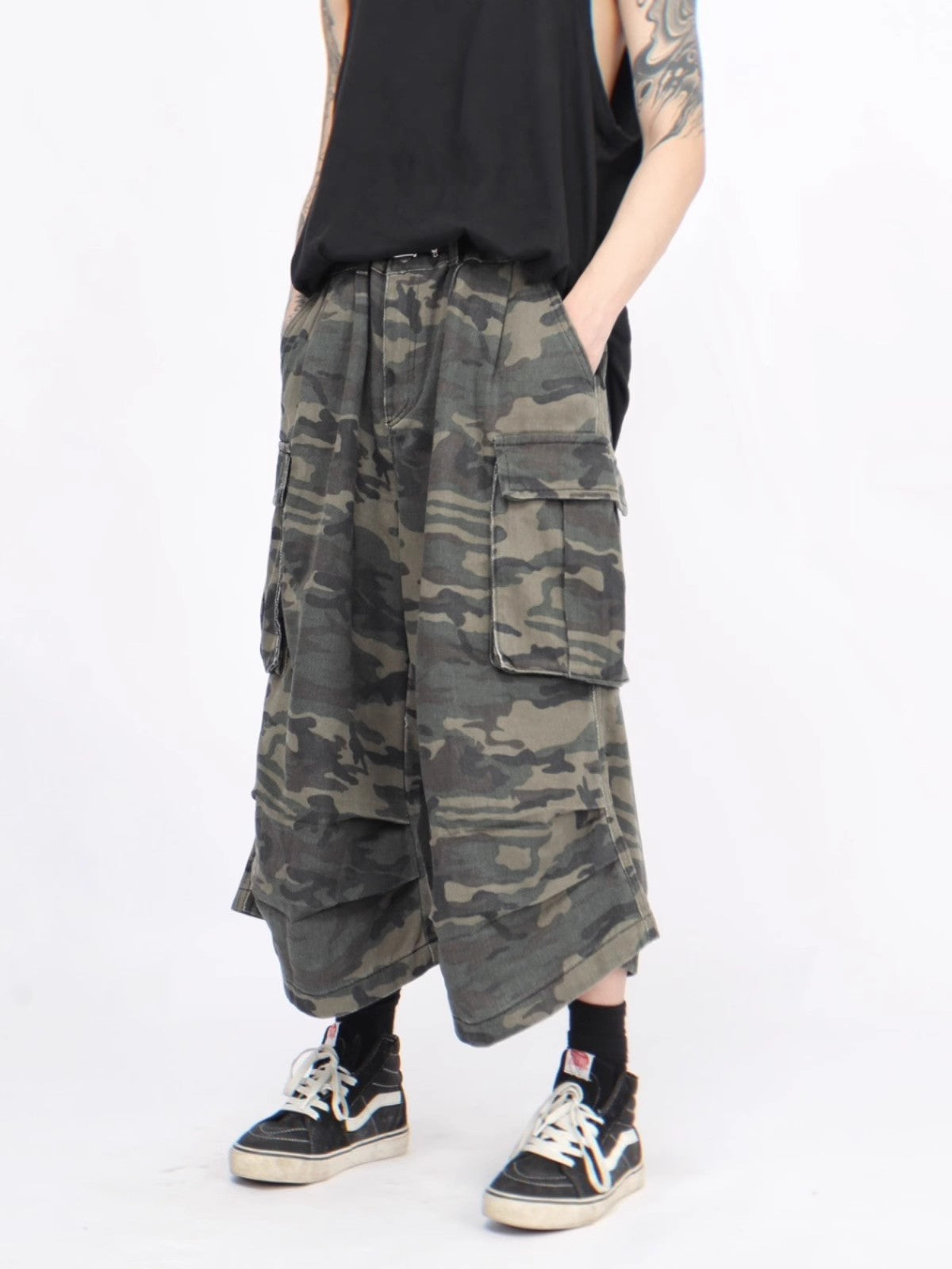 Cropped Camouflage Wide-Leg Cargo Pants