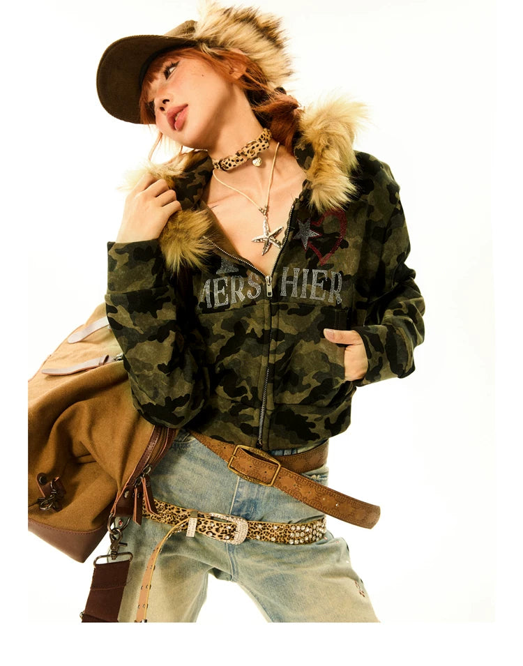 Camouflage Fake Fur Trim Star Patch Zipper Hooded Jacket