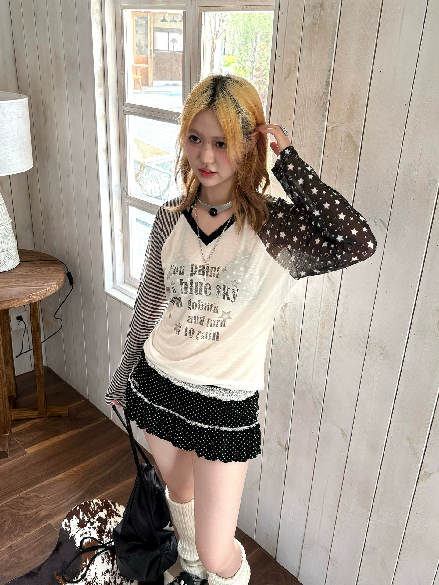 Star Contrast V-Neck Long Sleeve T-Shirt