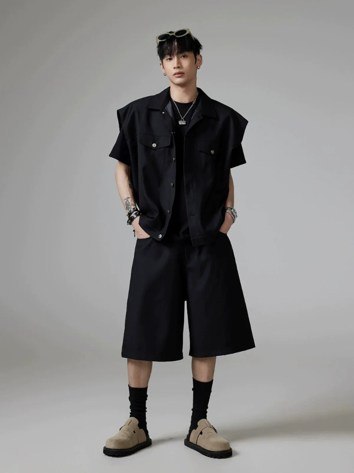 Oversize Vest & Knee-Length Trousers Setup