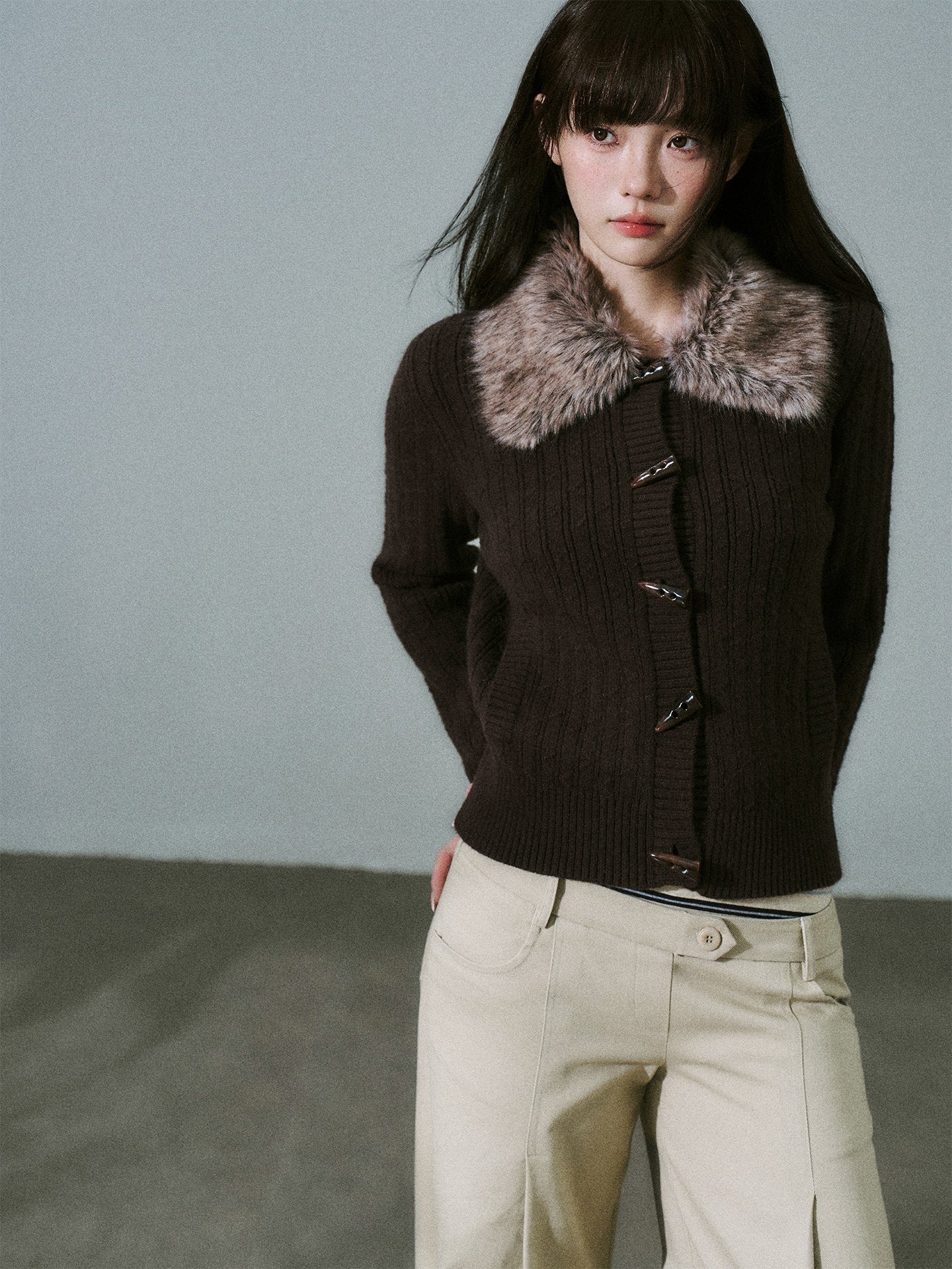 Slim Detachable Fur Collar Horn Button Sweater Jacket