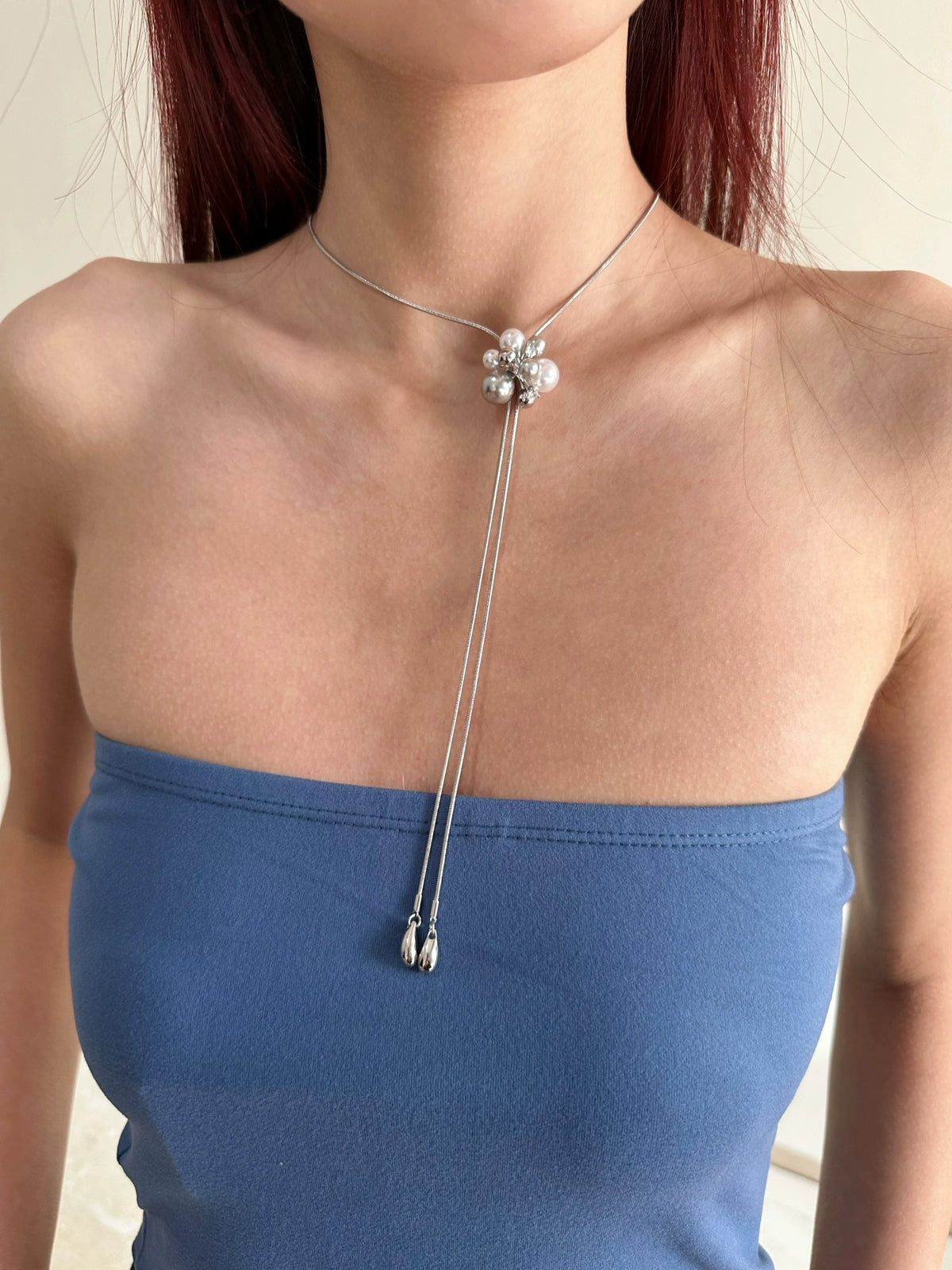 White Pearl Three-Dimensional Flower Necklace