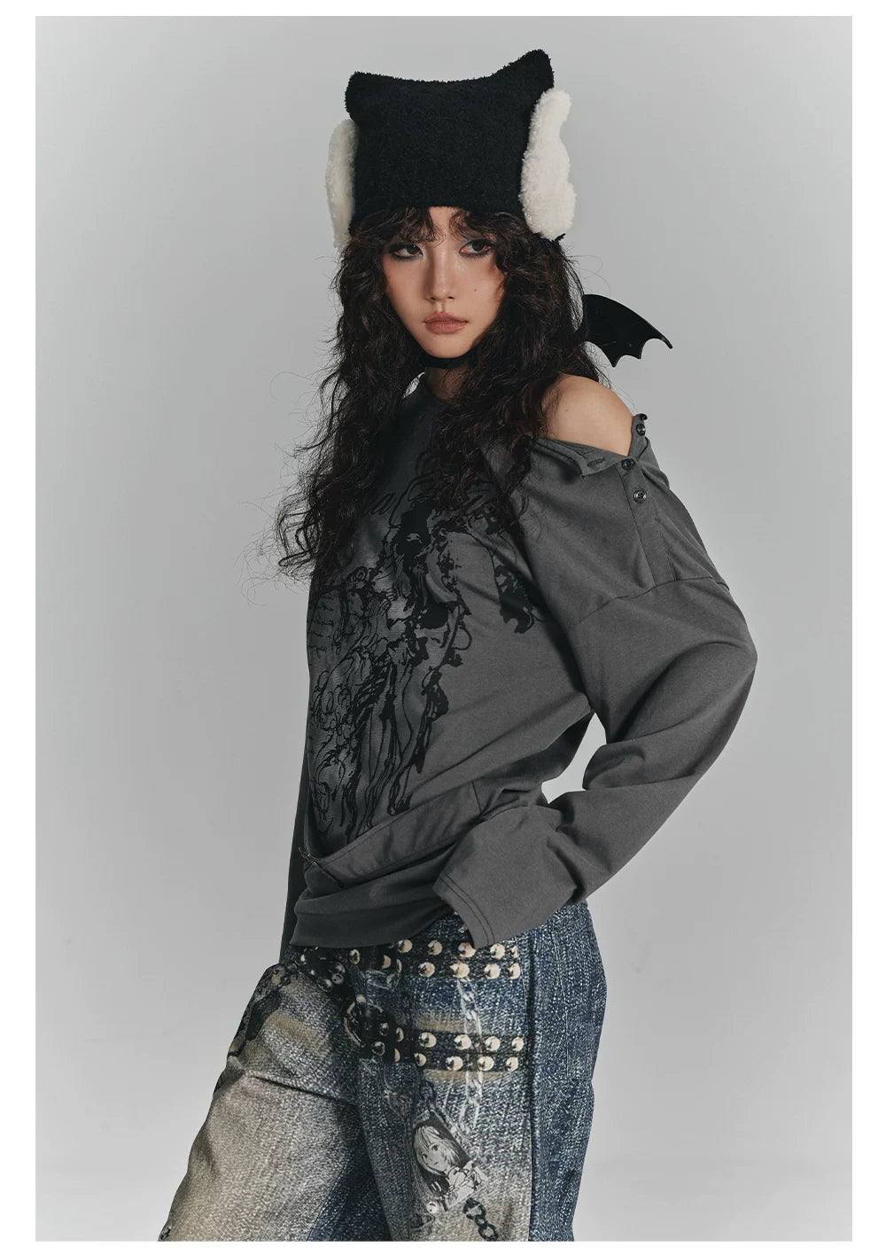 Slanted Shoulder Long Sleeve T-Shirt & Belt