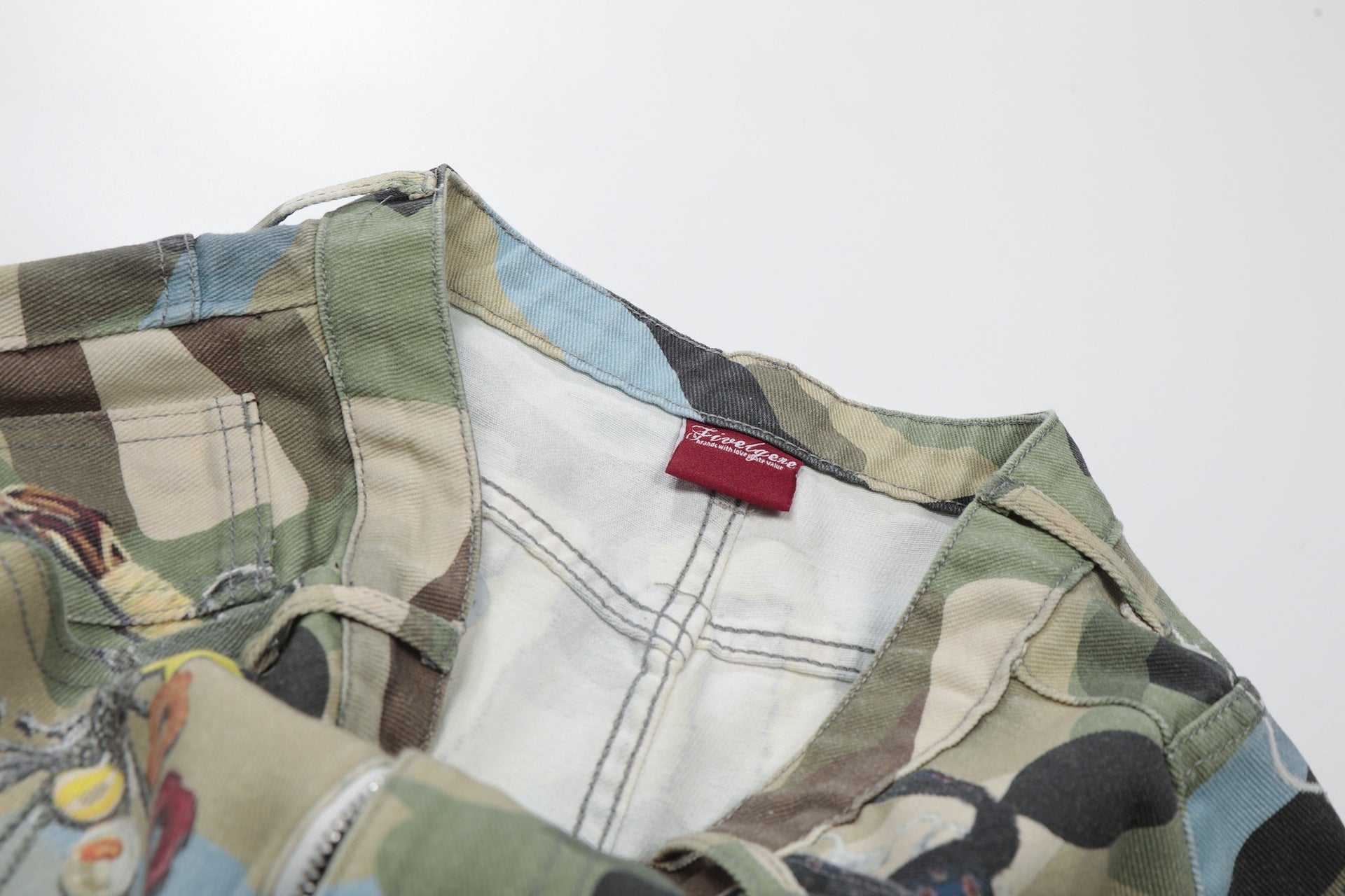 Camouflage Chain Charm Cropped Jort