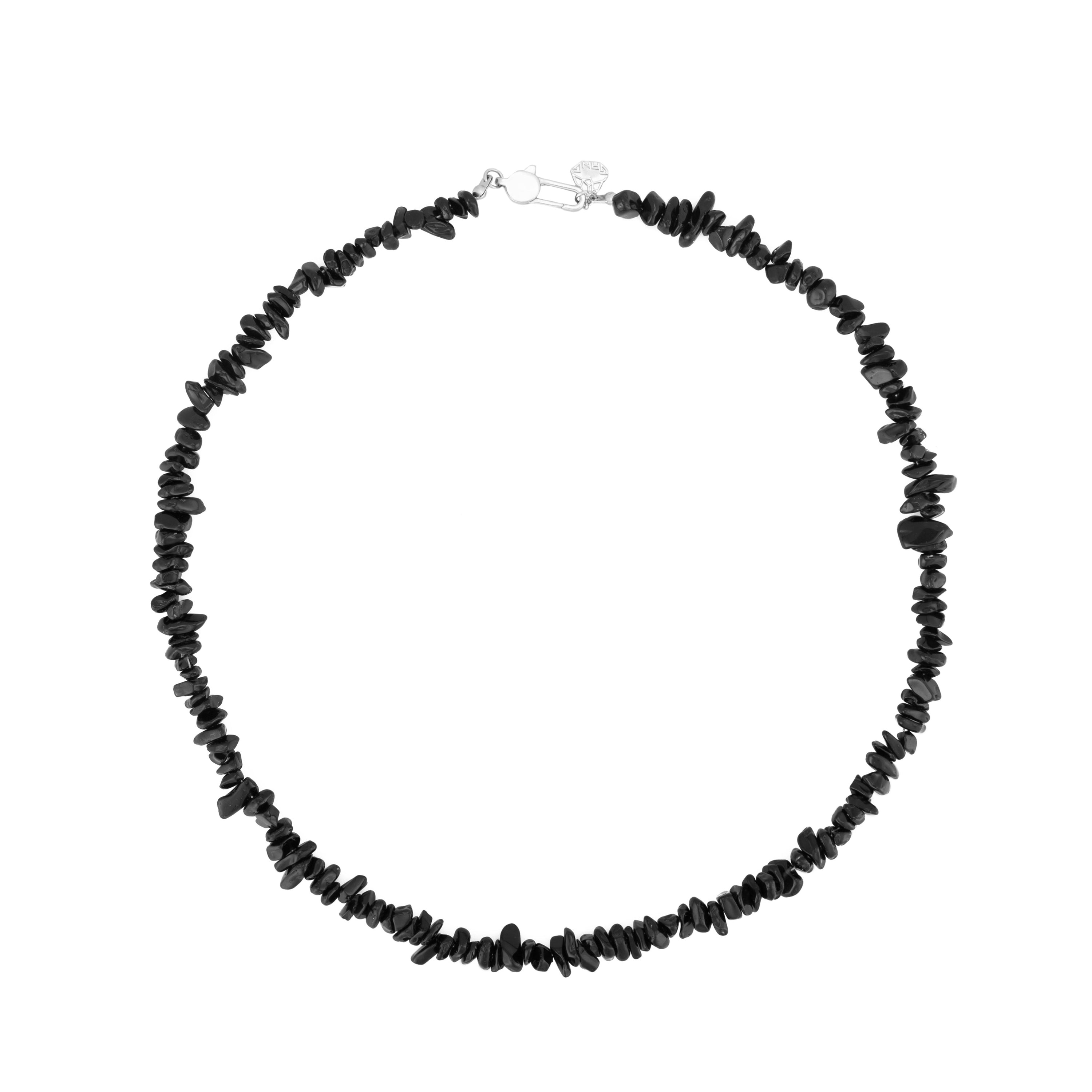 Collier cousu de pierres précieuses naturelles