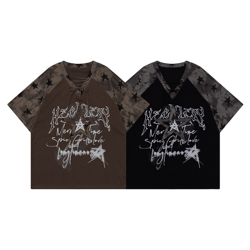 Camiseta con diseño distintivo de estrella rasgada en los hombros