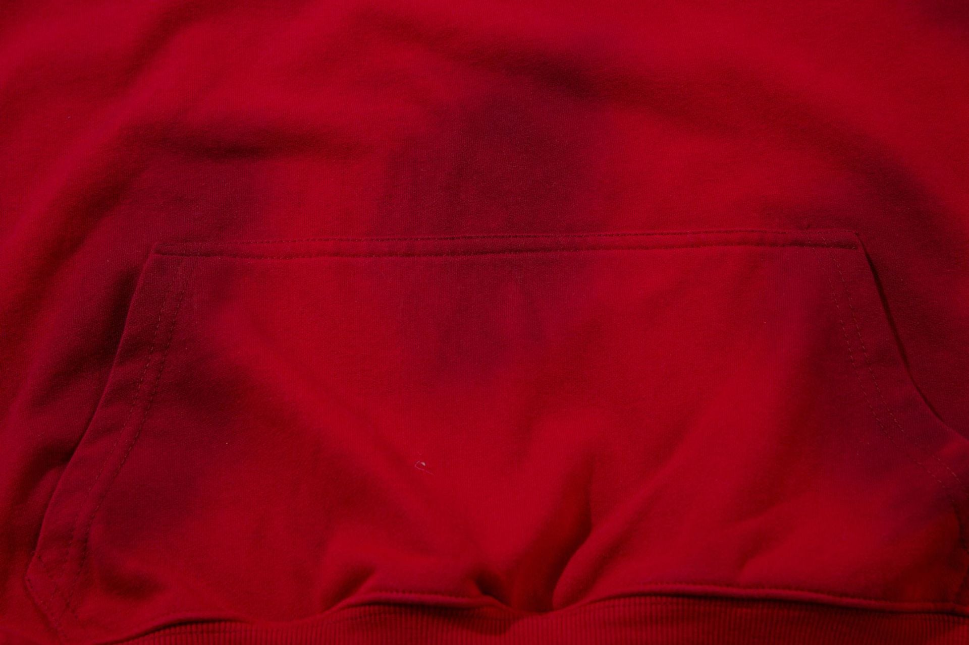 Sudadera con capucha con cruz bordada de Wasteland