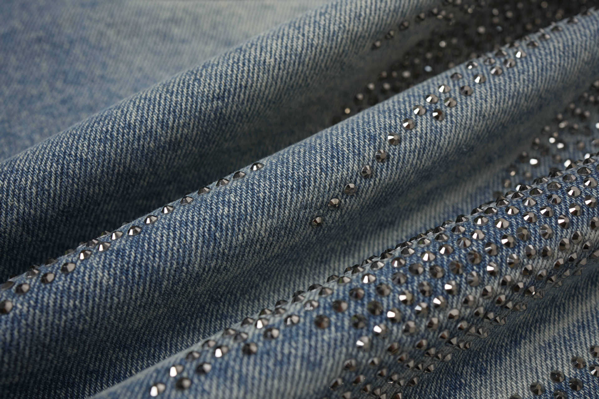 Rhinestone Camouflage Wash Denim Jort
