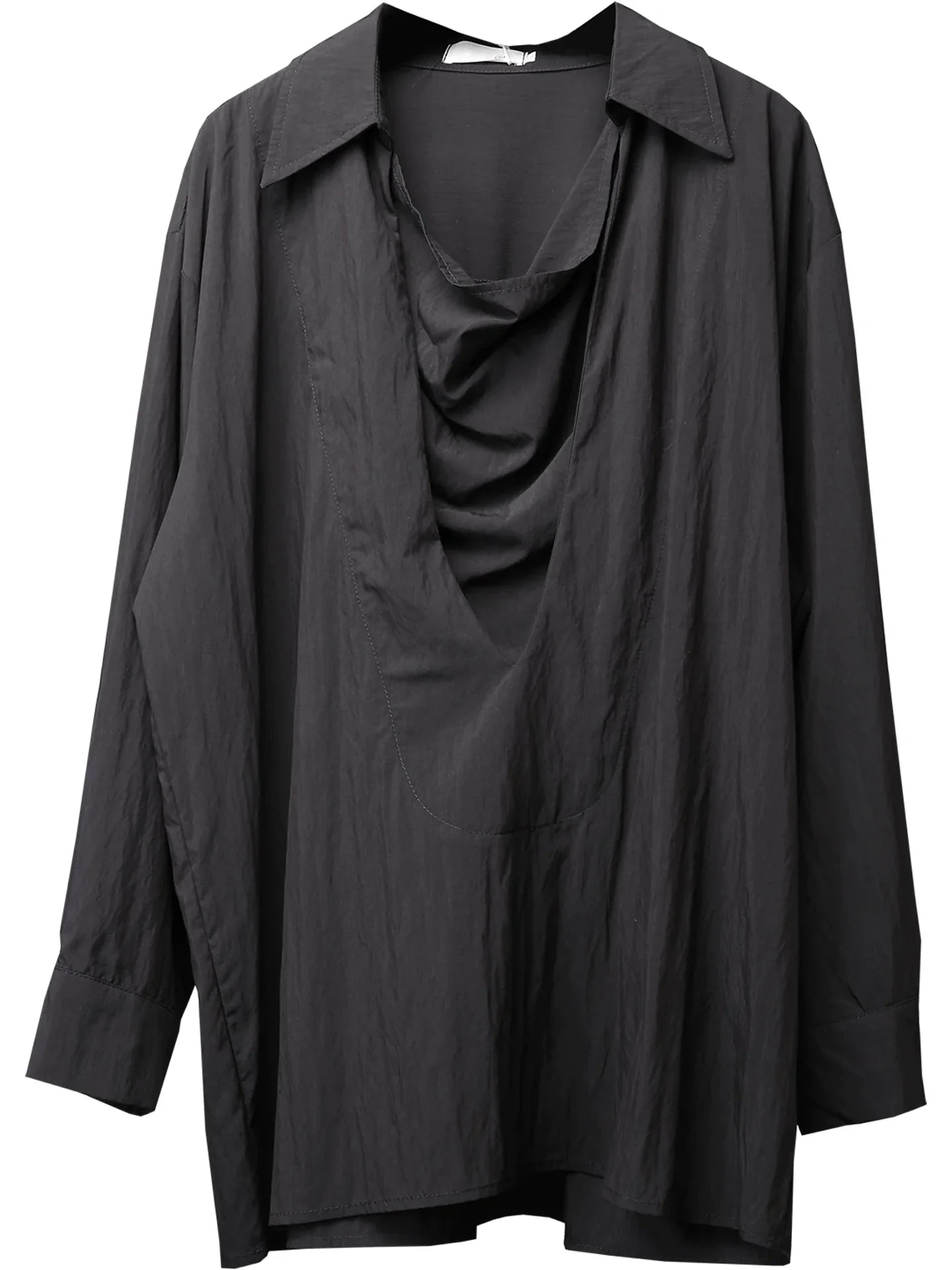 Camicia a maniche lunghe con collo alto drappeggiato e finto strato e marsupio multitasche funzionale
