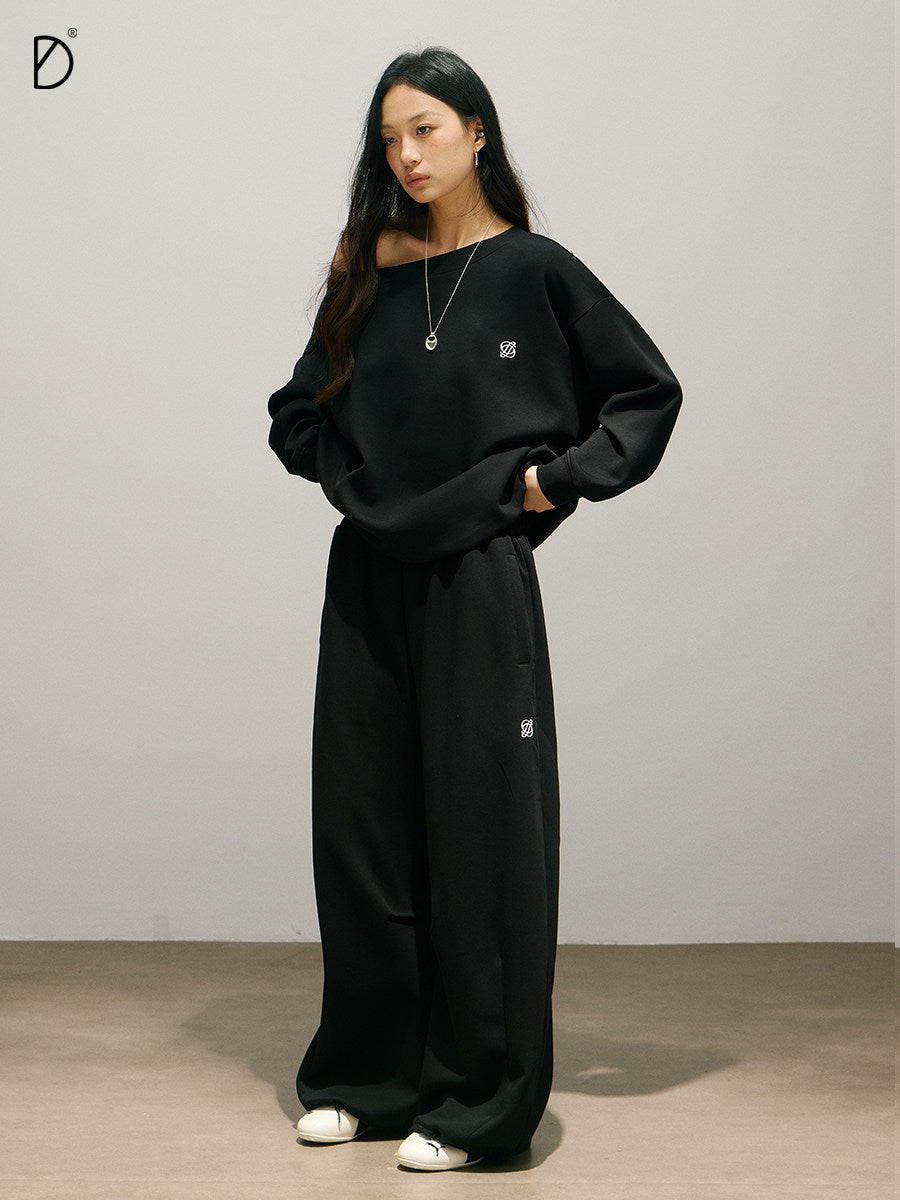 Off-Shoulder Oversize Sweatshirt & Adjustable Hem Sweatpants Setup