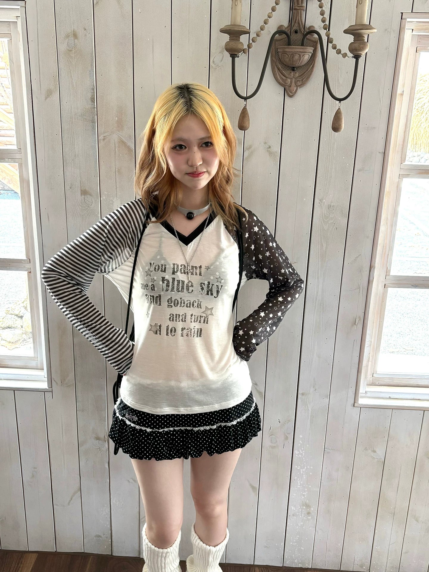 Star Contrast V-Neck Long Sleeve T-Shirt