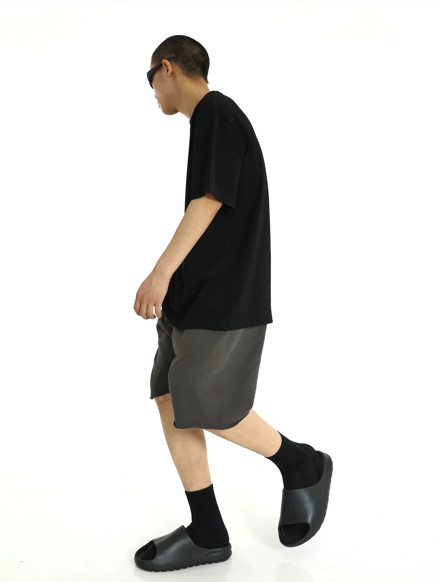 Edge Cut Washed Short Sweatpants