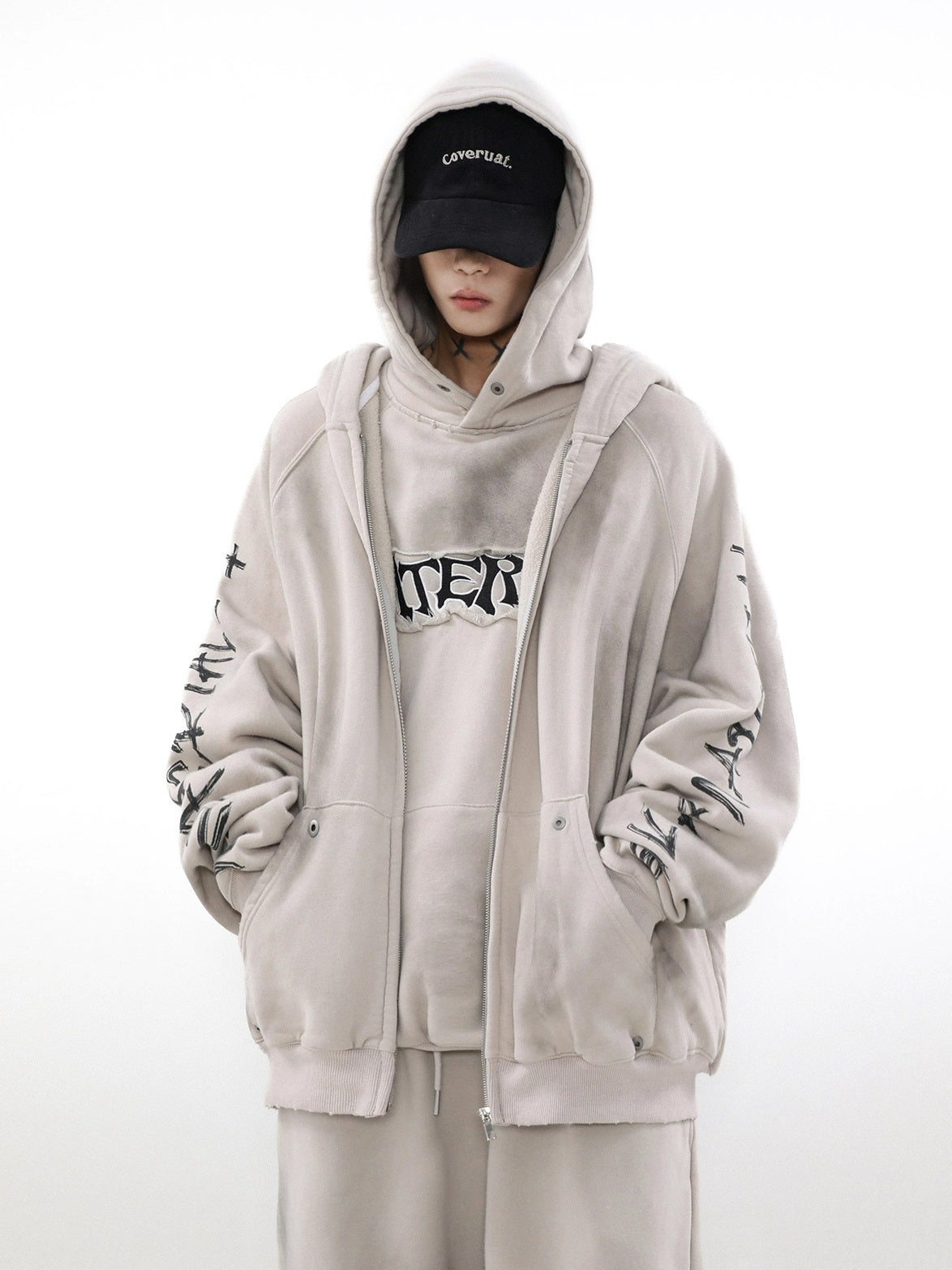 Ensemble sweat à capuche zippé surdimensionné à patch graffiti et pantalon de survêtement large à motif graffiti