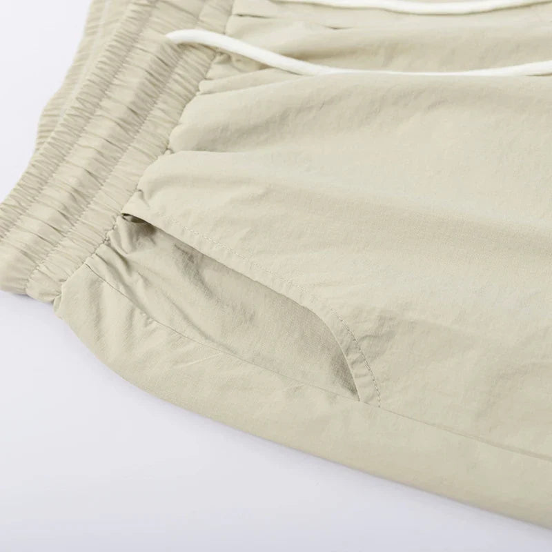 Pantaloncini cargo vintage con bordo a vista