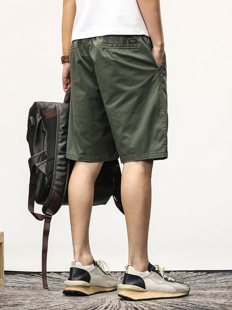Pantaloncini cargo larghi e casual
