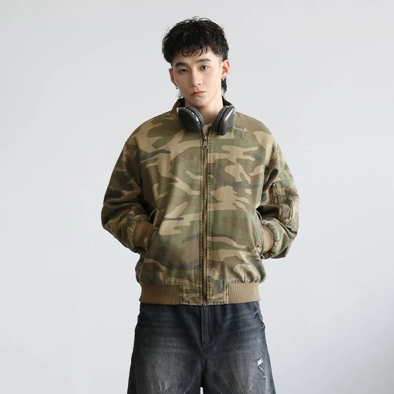 Chaqueta bomber de béisbol con estampado de camuflaje estilo americano vintage