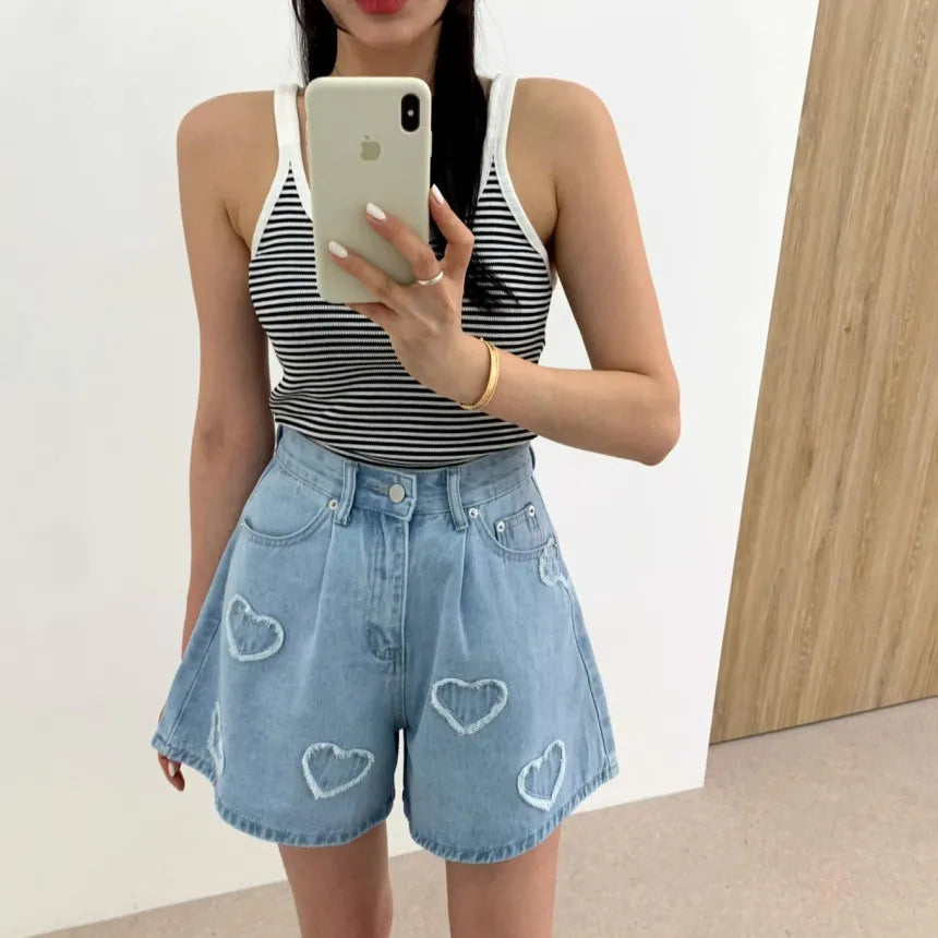 Denim hemelsblauwe hartborduursel shorts