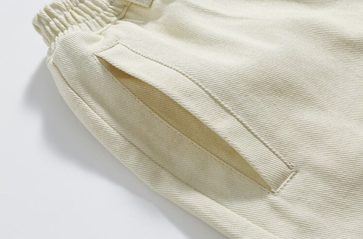 Pantaloncini di jeans con patchwork floreale
