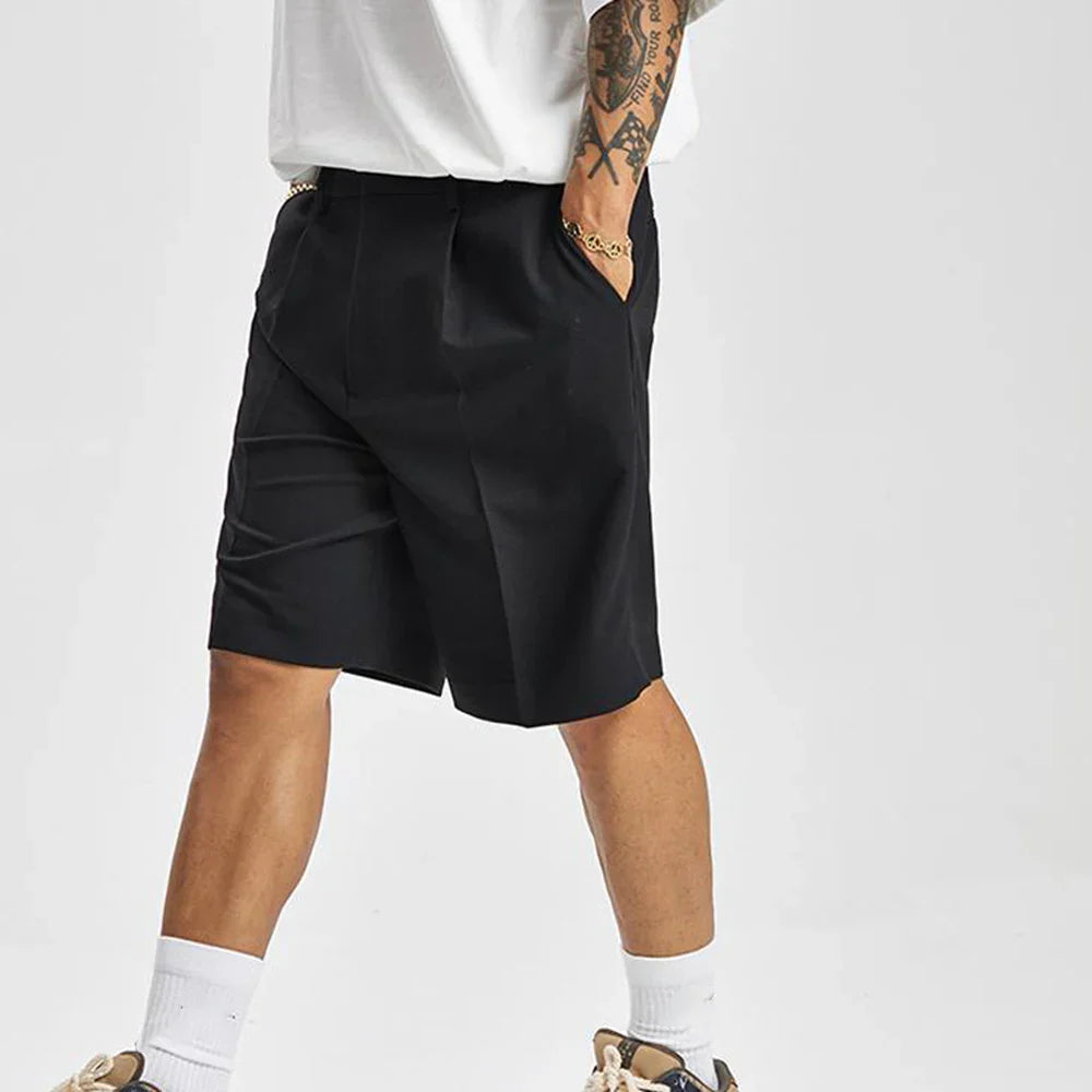 Pantaloncini neri estivi eleganti e sofisticati
