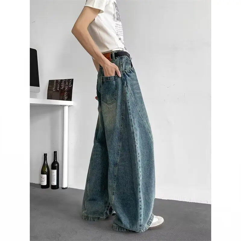 Baggy-Jeans mit weitem Bein und urbanem Tanz