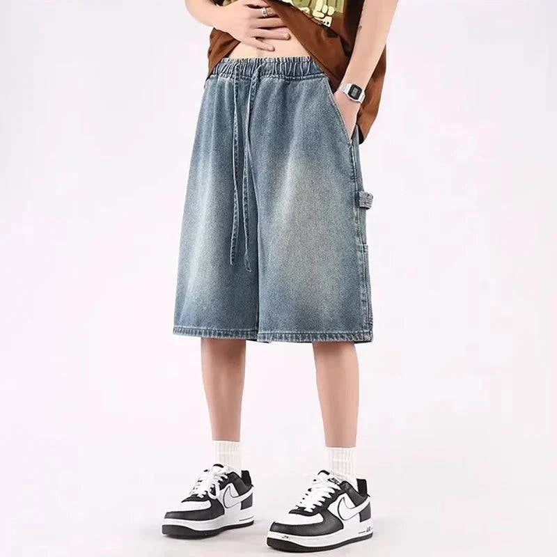 Lässige hohe blaue Denim-Shorts